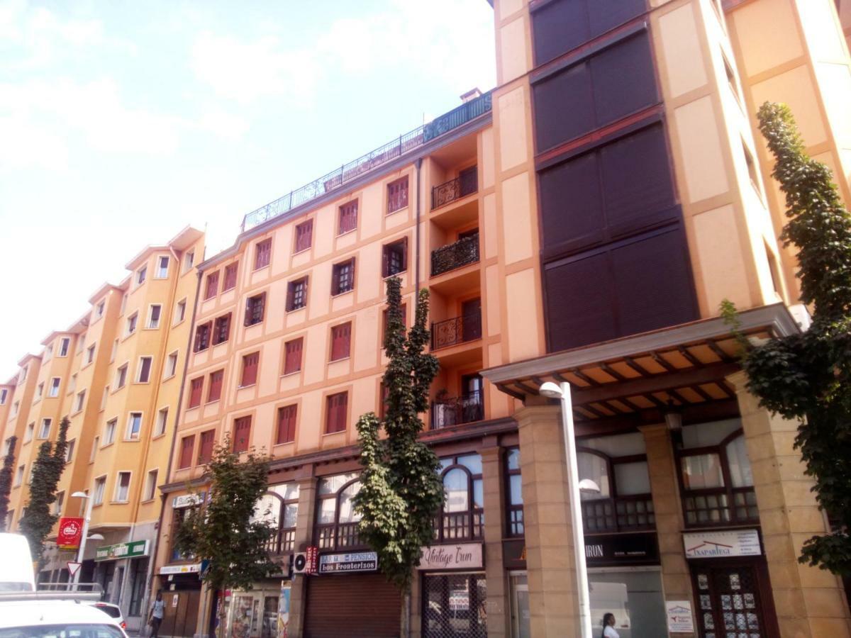 伊伦 Los Fronterizos酒店 外观 照片